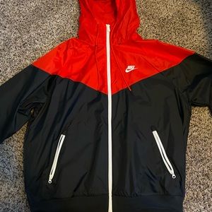 BRAND NEW NIKE WINDBREAKER